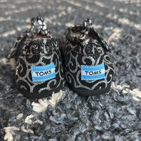 Toms Toddler Shoes - Picture 2 of 8